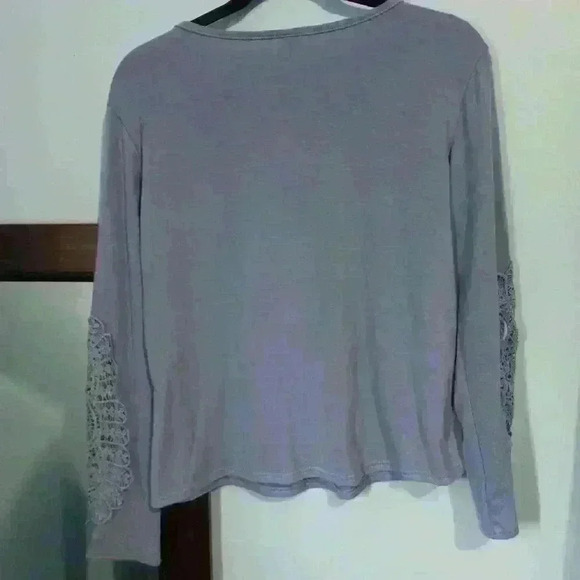 sky blue top with crocheted sleeves, size M? Xuan brand - Picture 5 of 5
